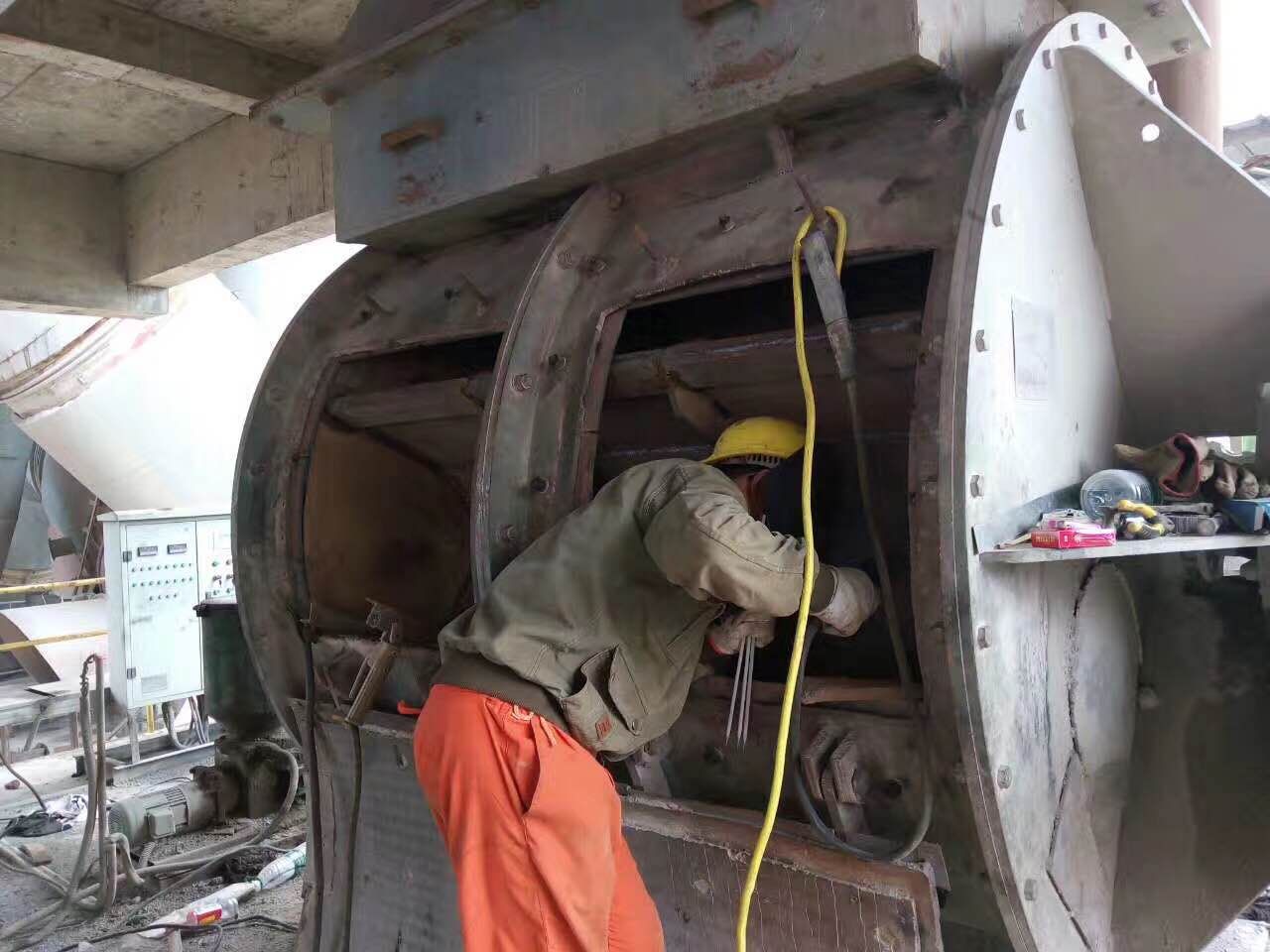 矿上星型卸料器.JPG